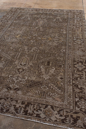 Antique Heriz in Neutral Tones with Geometric Medallion