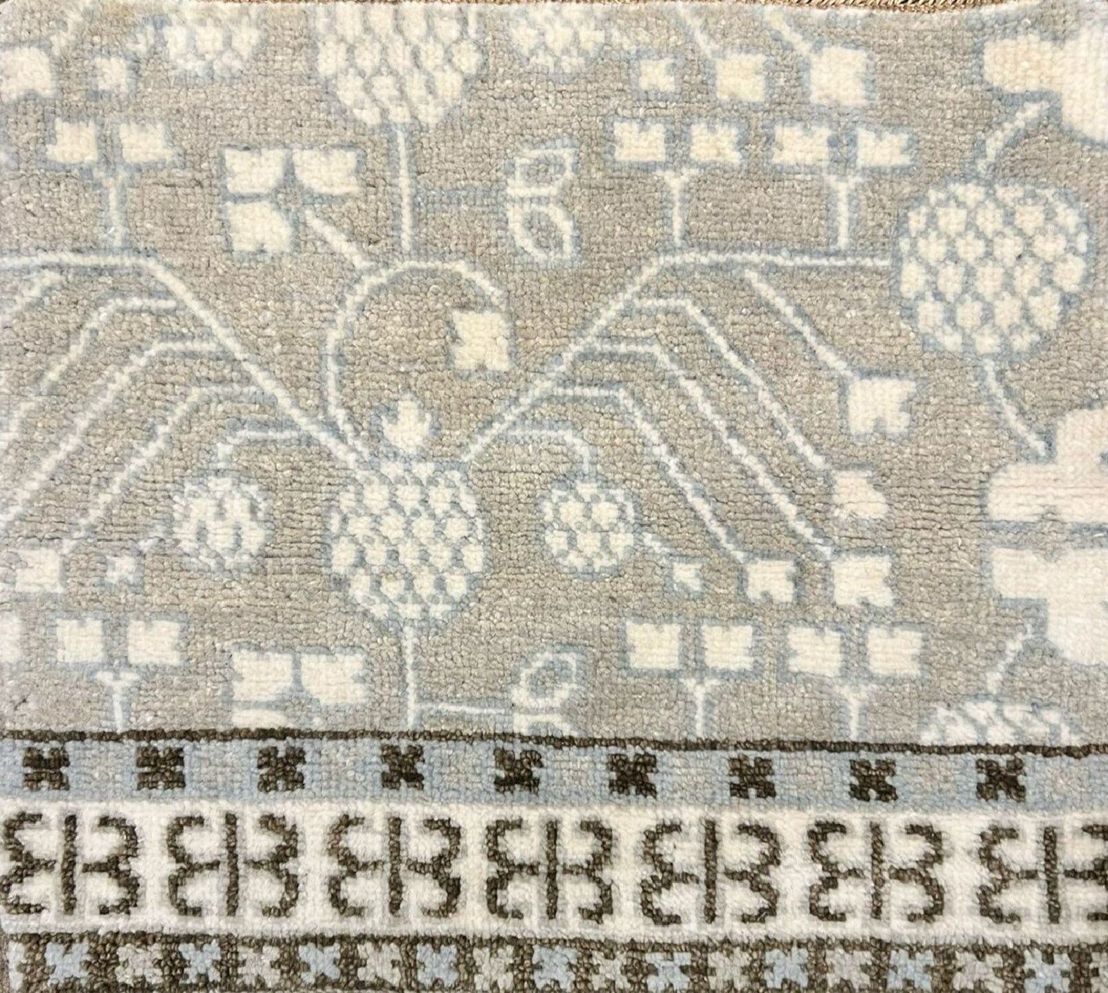 S28558 Rug